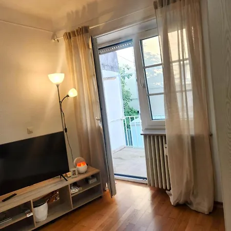 Beautiful With Balcony Privatunterkunft