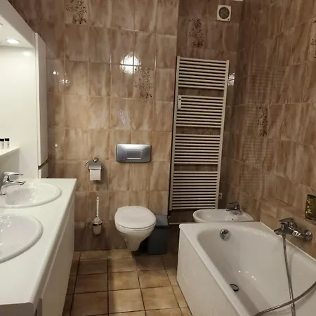 Privatunterkunft Beautiful With Balcony Luxemburg